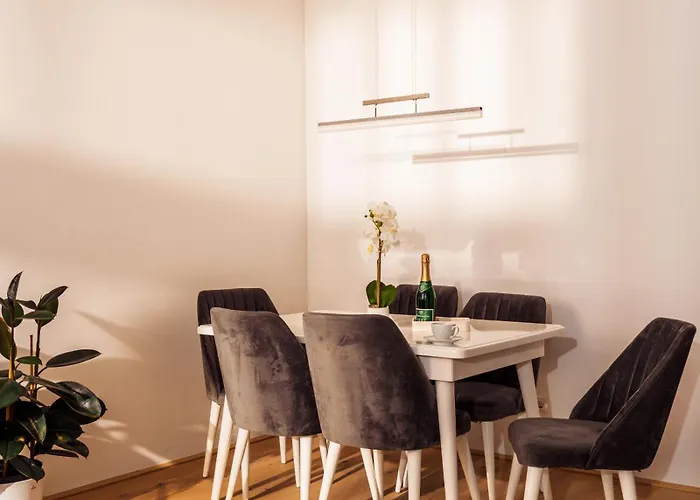 Melody - Modern & Spacious With Terrace