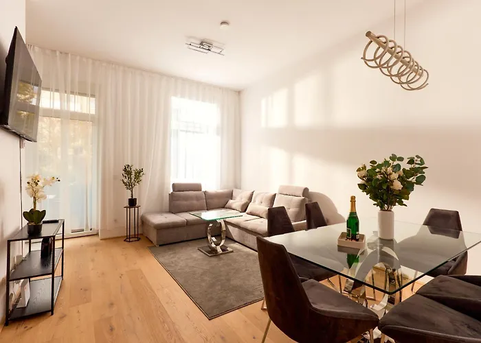 Aparthotel Melody - Modern & Spacious With Terrace 4*