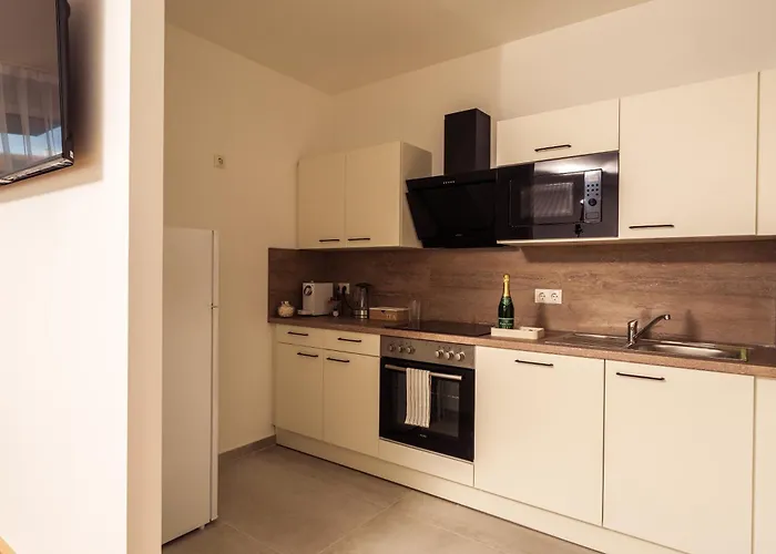 Aparthotel Melody - Modern & Spacious With Terrace Vienna