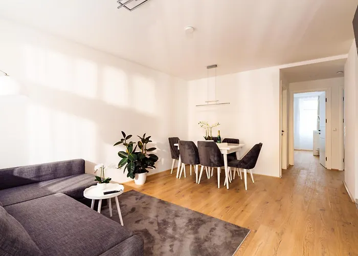 Aparthotel Melody - Modern & Spacious With Terrace 4*