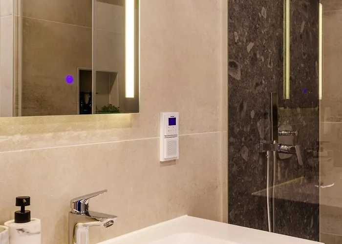 Aparthotel Melody - Modern & Spacious With Terrace 4*
