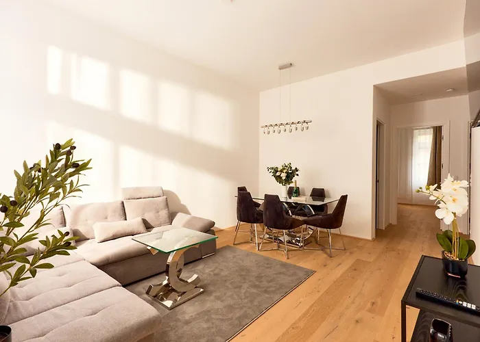 Aparthotel Melody - Modern & Spacious With Terrace 4*